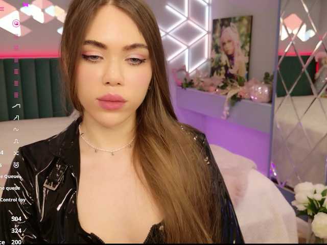 MimiForce's BongaCams show and profile