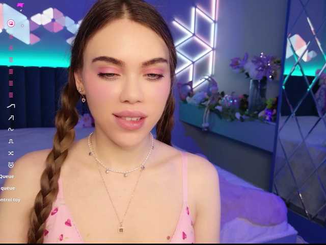 MimiForce's BongaCams show and profile