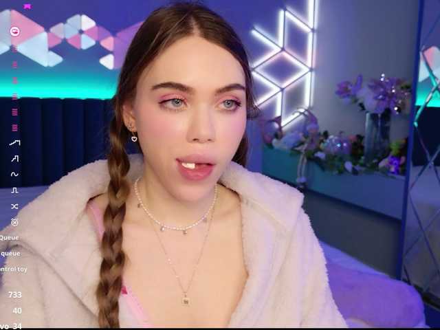 MimiForce's BongaCams show and profile