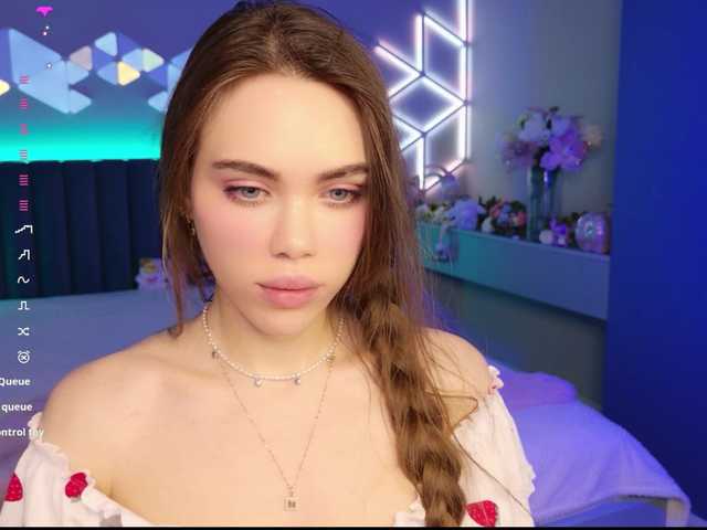 MimiForce's BongaCams show and profile