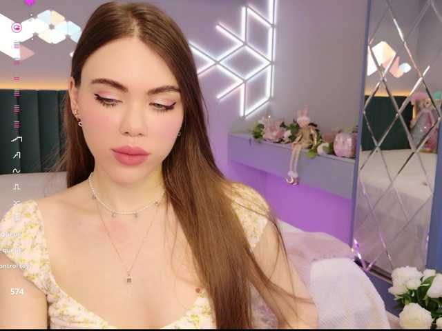 MimiForce's BongaCams show and profile