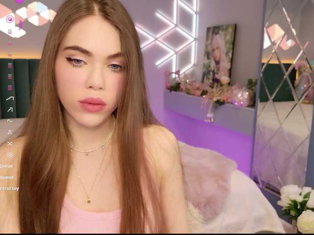 MimiForce's BongaCams show and profile