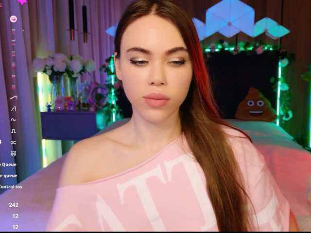 MimiForce's BongaCams show and profile