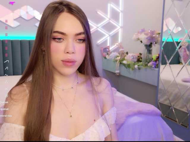 MimiForce's BongaCams show and profile