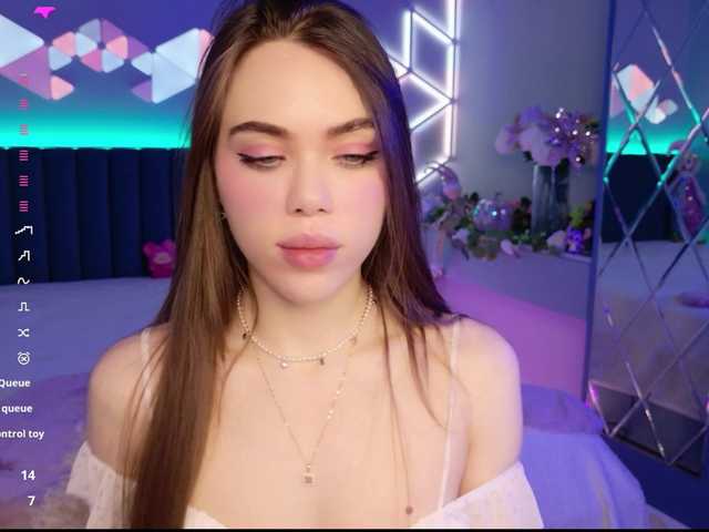 MimiForce's BongaCams show and profile