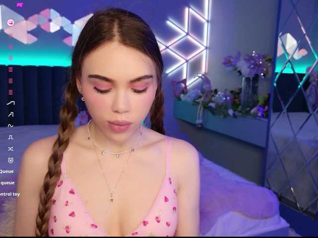 MimiForce's BongaCams show and profile