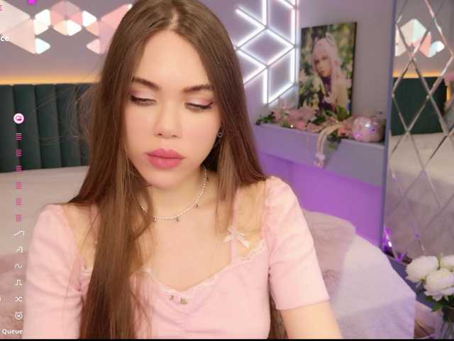 MimiForce's BongaCams show and profile