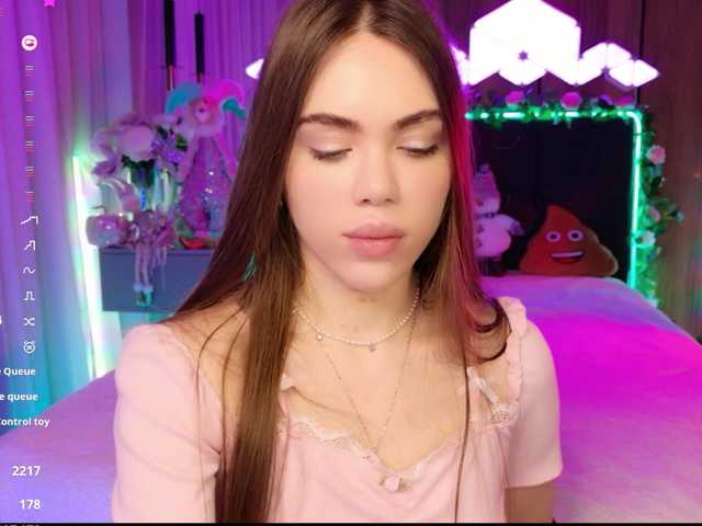 MimiForce's BongaCams show and profile