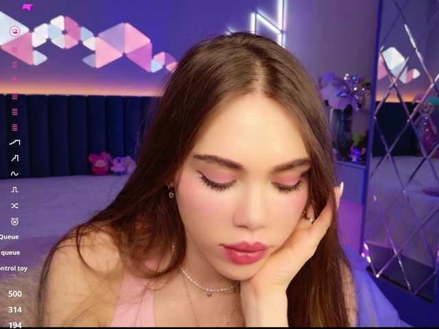 MimiForce's BongaCams show and profile