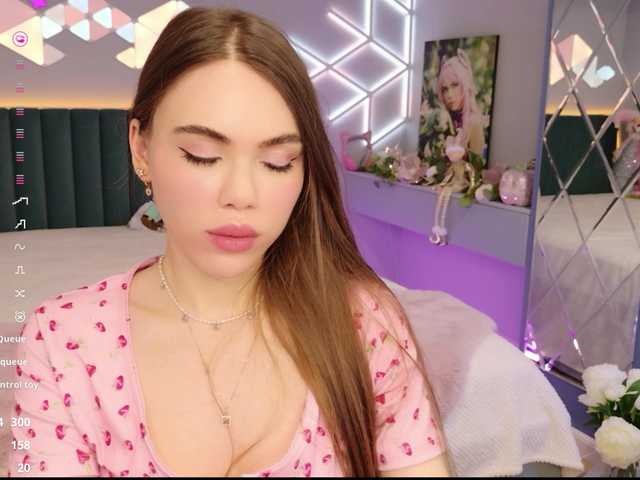 MimiForce's BongaCams show and profile