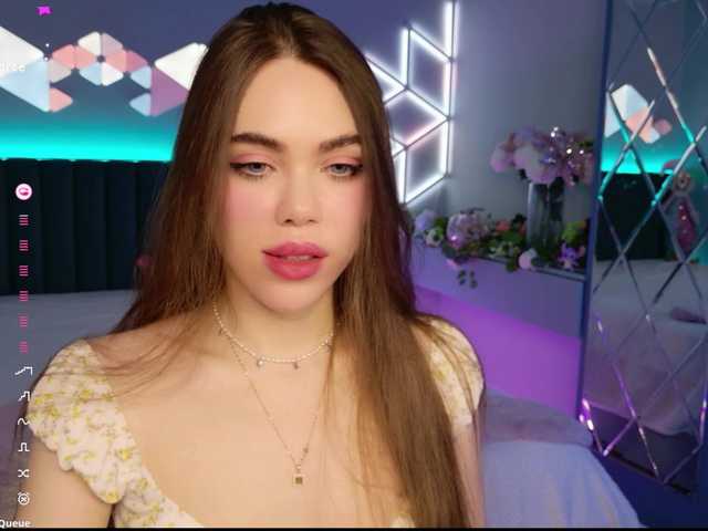 MimiForce's BongaCams show and profile