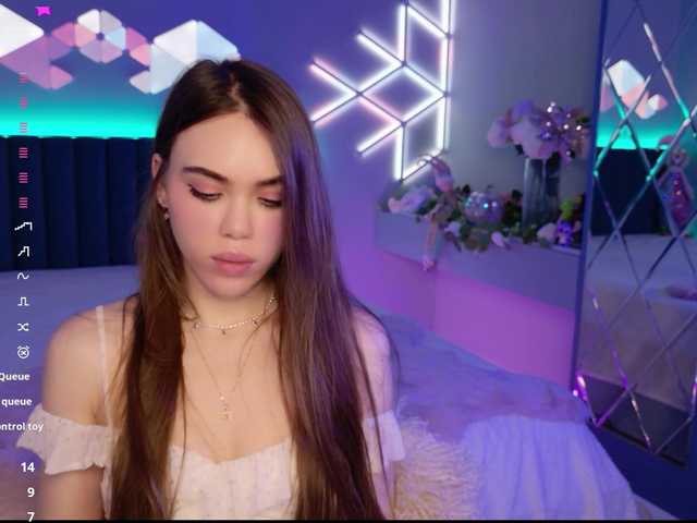 MimiForce's BongaCams show and profile