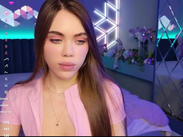 MimiForce's BongaCams show and profile