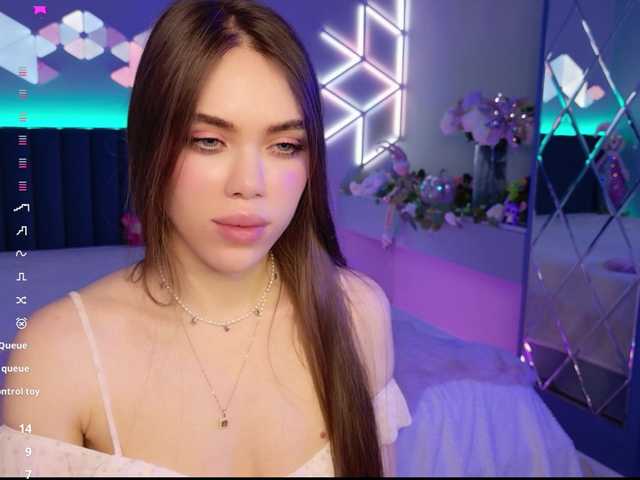 MimiForce's BongaCams show and profile