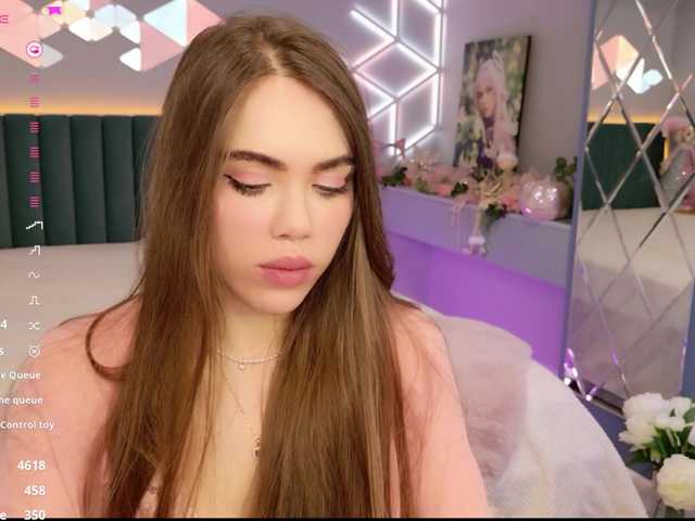 MimiForce's BongaCams show and profile