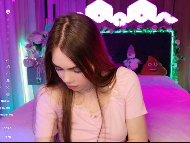 MimiForce's BongaCams show and profile