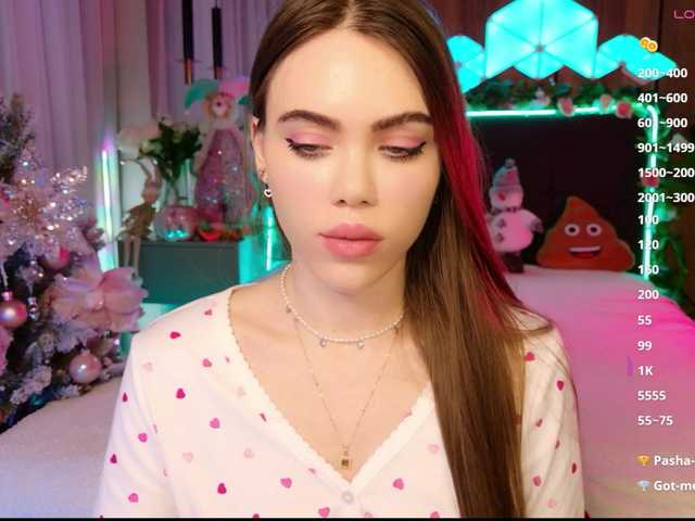 MimiForce's BongaCams show and profile