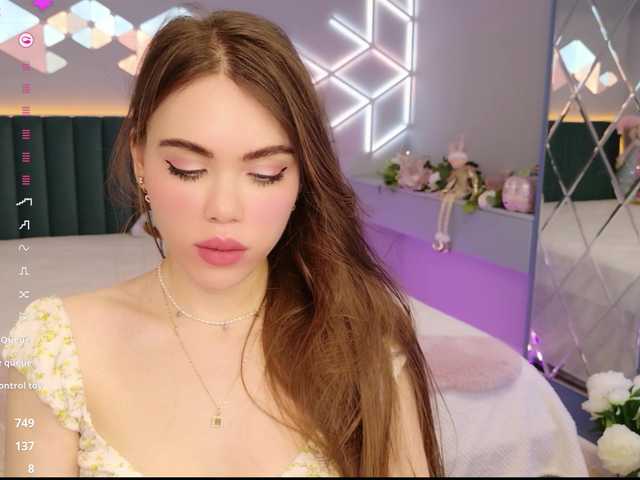 MimiForce's BongaCams show and profile