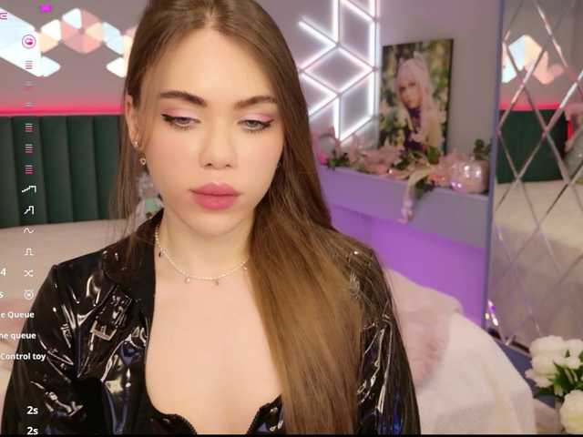 MimiForce's BongaCams show and profile