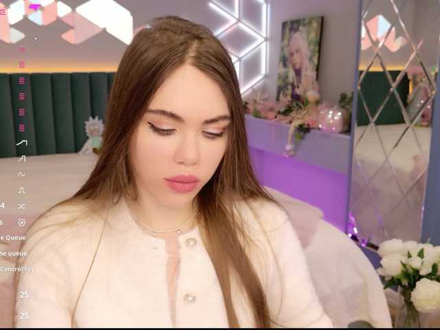 MimiForce's BongaCams show and profile