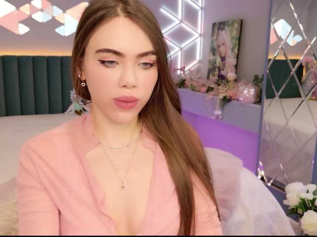 MimiForce's BongaCams show and profile