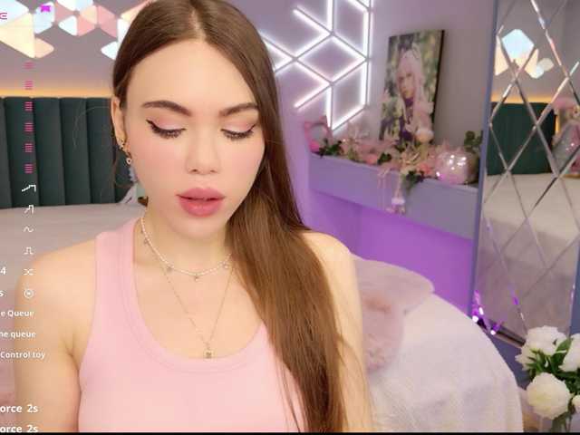 MimiForce's BongaCams show and profile