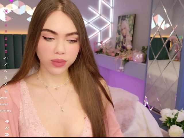 MimiForce's BongaCams show and profile