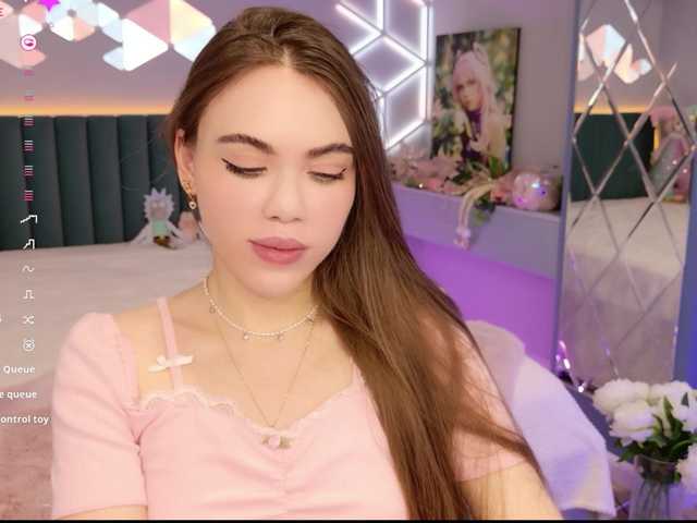 MimiForce's BongaCams show and profile