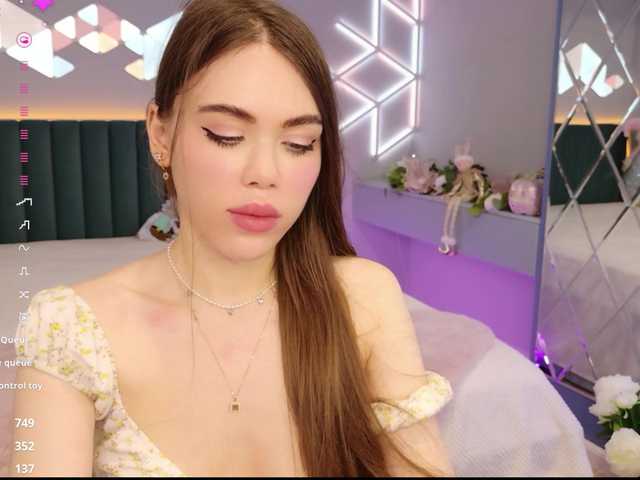 MimiForce's BongaCams show and profile