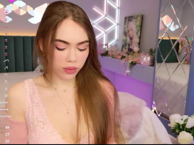 MimiForce's BongaCams show and profile