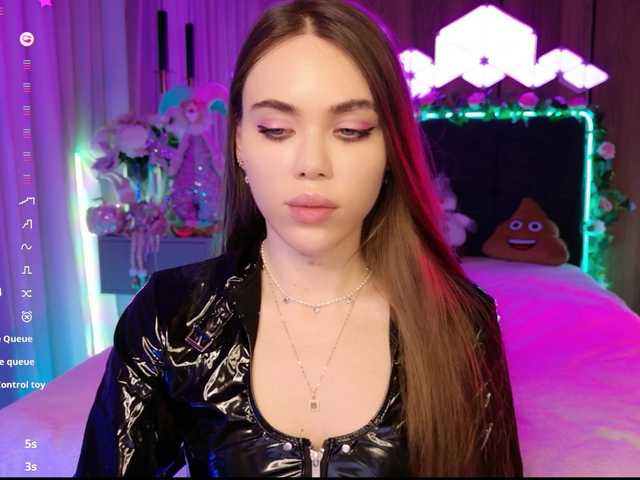 MimiForce's BongaCams show and profile