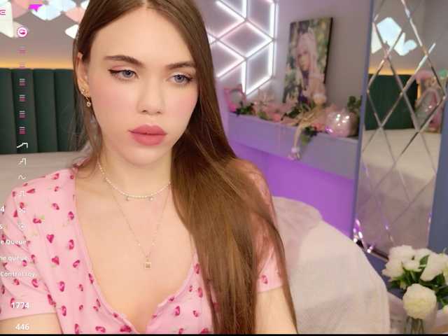 MimiForce's BongaCams show and profile