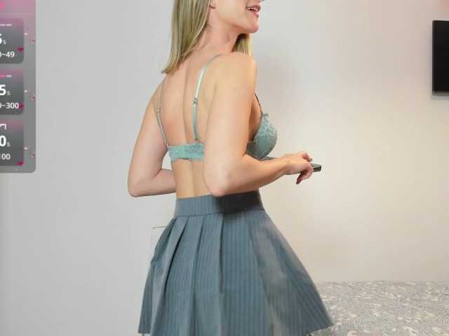 Roxanequinn's BongaCams show and profile