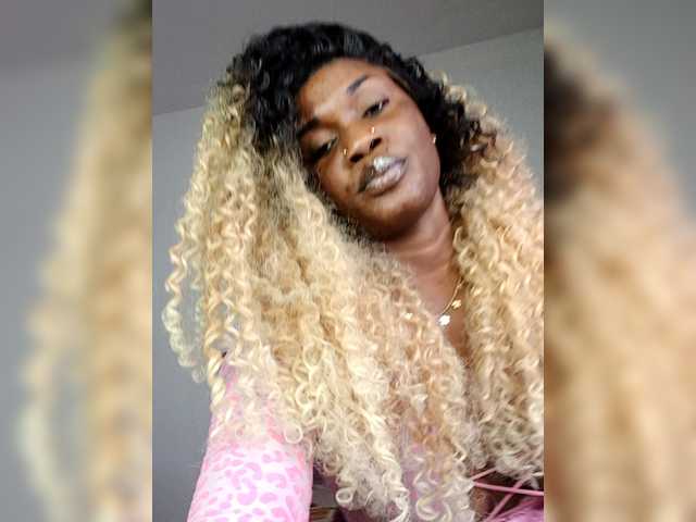 raissflavoR – webcam model profile photo