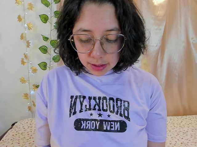 Milie-yue Live Cam and Statistics on UnifiedCams