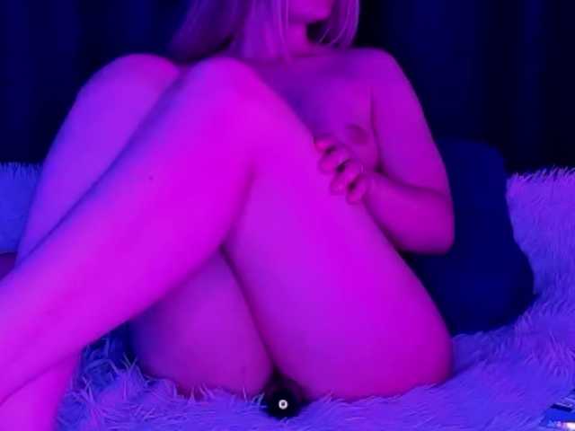 SweetSadness live cam profile