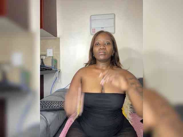 Gucci-Biatch1 webcam