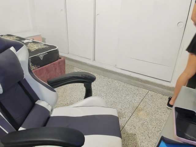 scarleth18 Live Cam on BongaCams