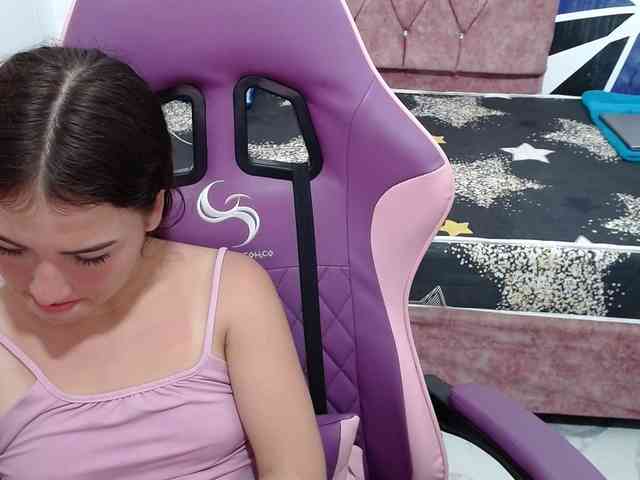 scarleth18 Live Webcam on BongaCams