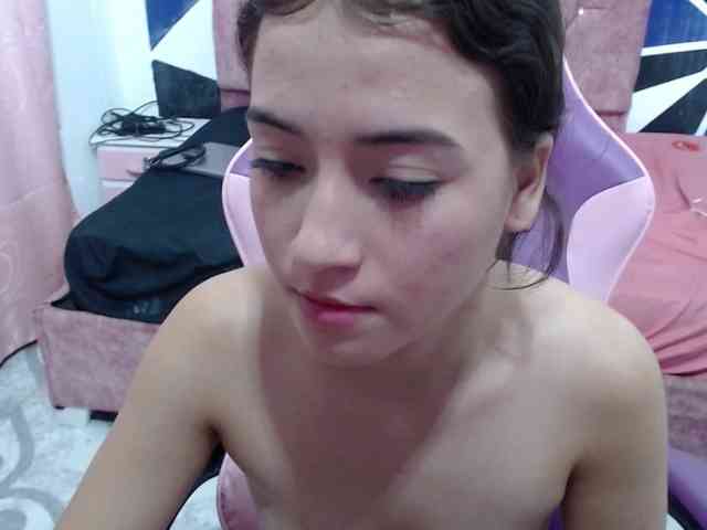 scarleth18 bongacams