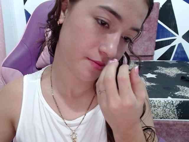 scarleth18 bongacams