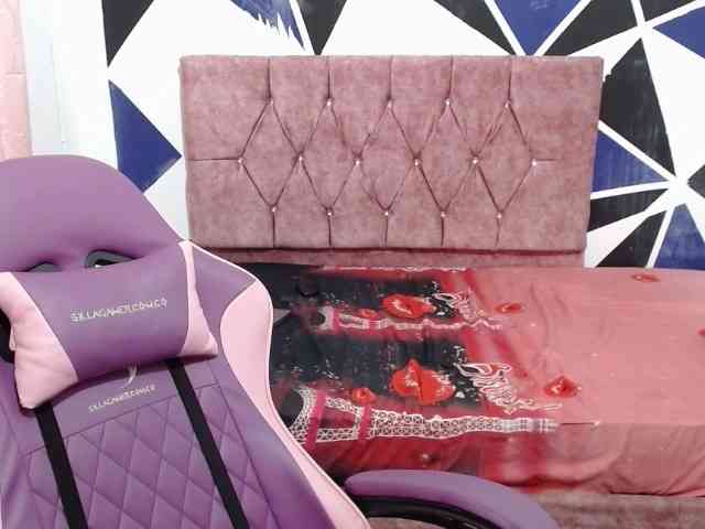 scarleth18 Live Webcam on BongaCams