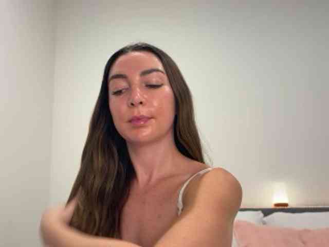 sweetukcassie2 webcam