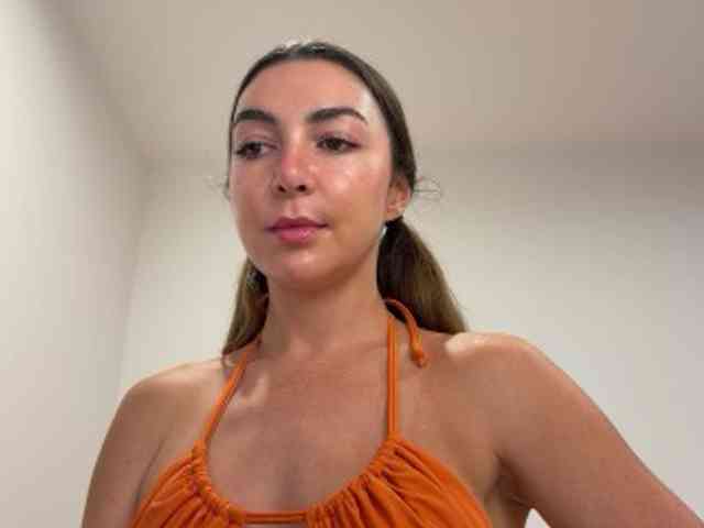 sweetukcassie2 webcam