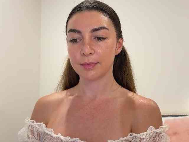 sweetukcassie2 webcam