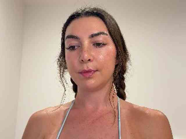 sweetukcassie2 webcam