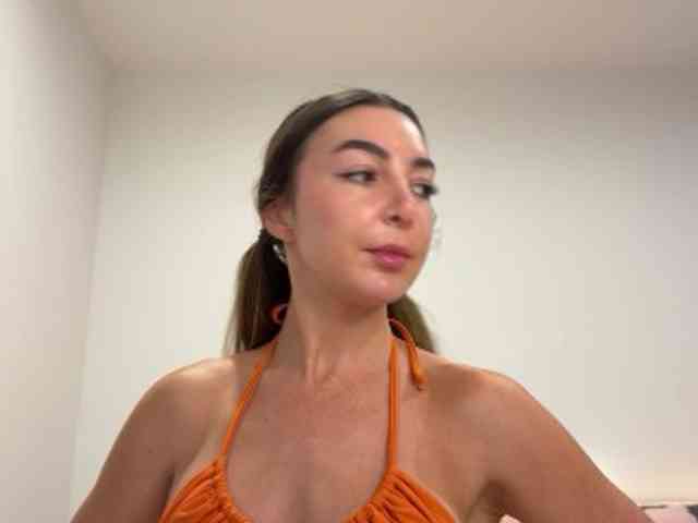 sweetukcassie2 webcam