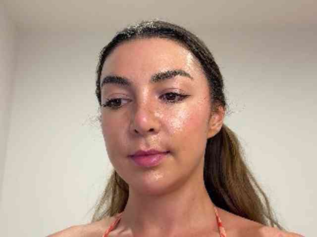 sweetukcassie2 webcam