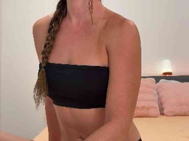 sweetukcassie2 webcam