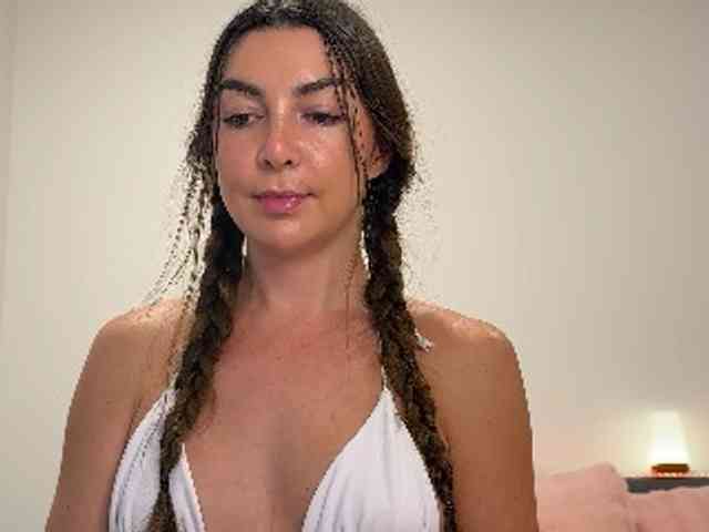 sweetukcassie2 webcam